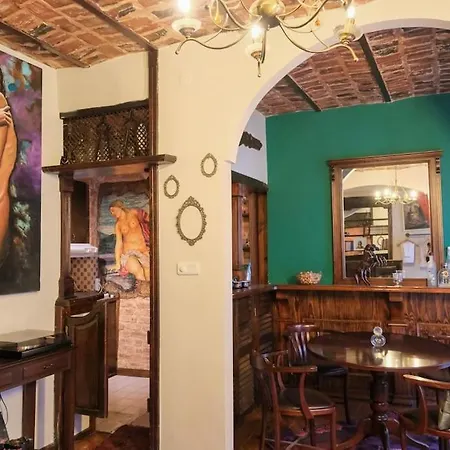 Old Stylish Vintage Apt In Pera アパート