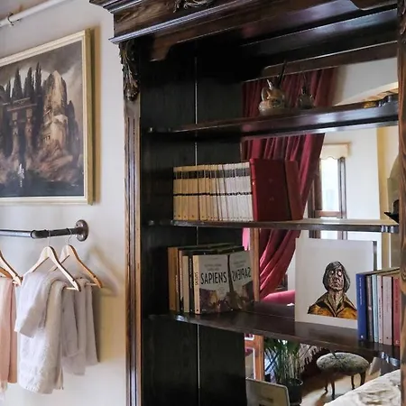 Old Stylish Vintage Apt In Pera דירה *