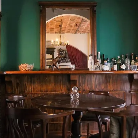 Old Stylish Vintage Apt In Pera דירה *