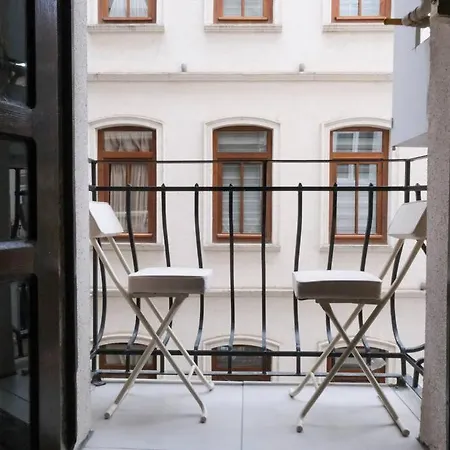 Old Stylish Vintage Apt In Pera Διαμέρισμα